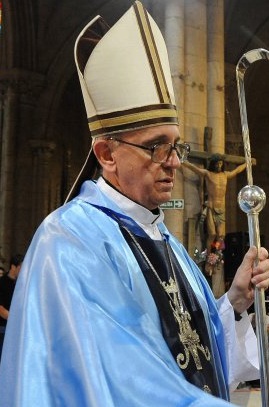 El Cardenal Jorge Mario Bergoglio, durante la Misa en conmemoración de la mediación papal por el Beagle. 23 de diciembre de 2008.